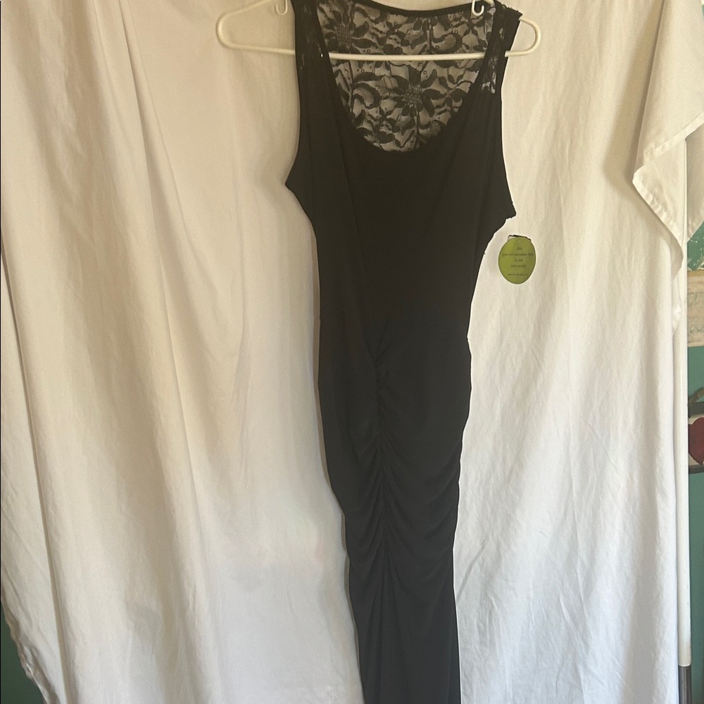 Elegant Black Lace-Back Maxi Dress with Ruched Front